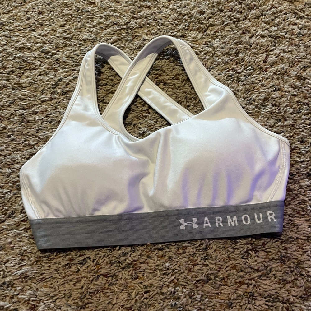 white under amour sports bra